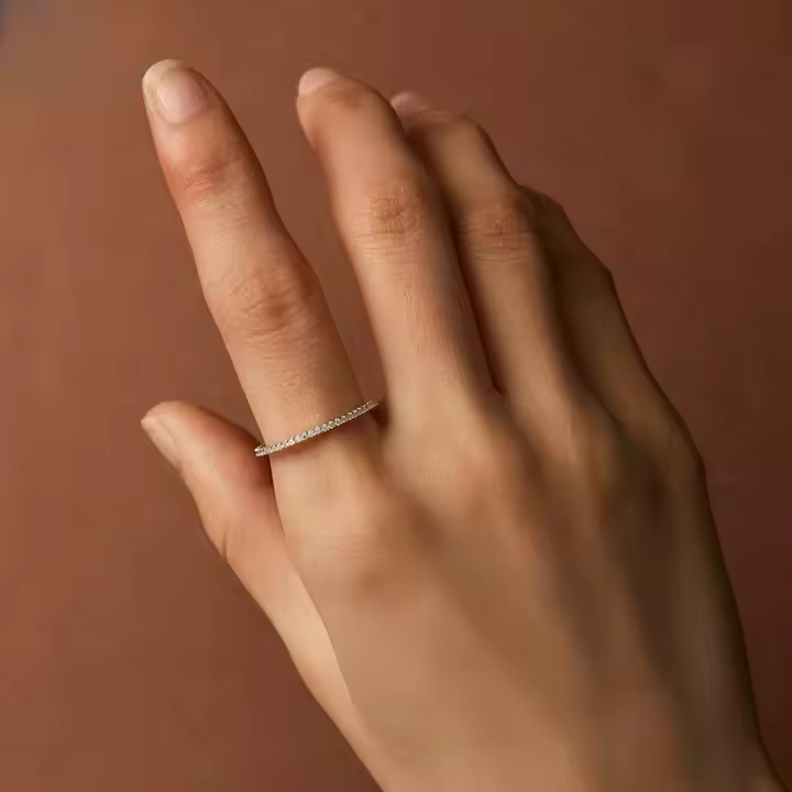 Exquisite Moissanite Engagement Ring – 925 Sterling Silver